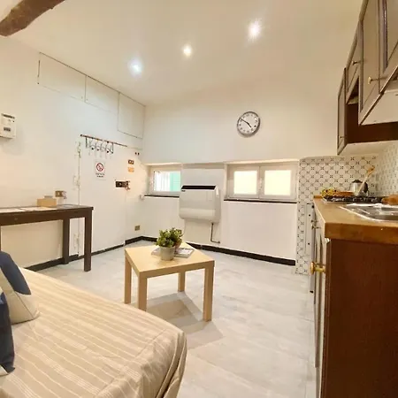 Del Duca Apartment *